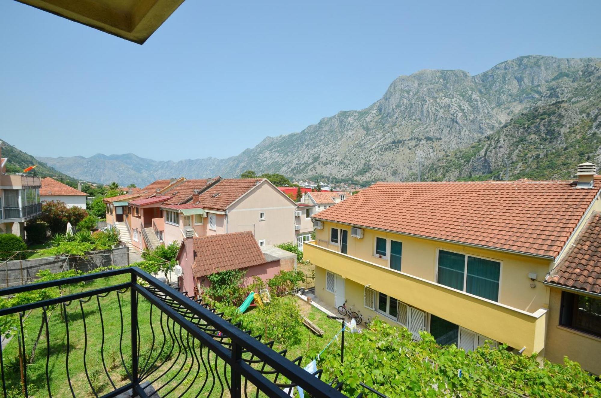 Bugi Apartment Kotor Exterior photo